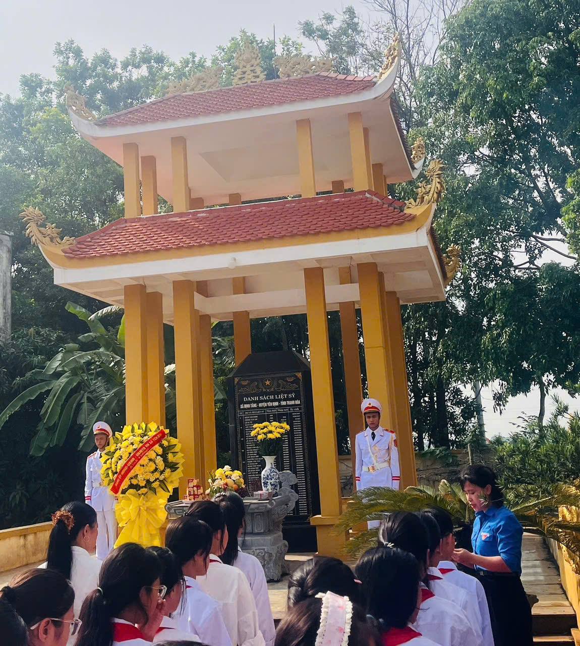 Anh-tin-bai